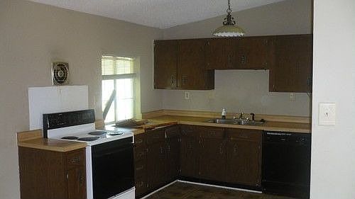 2nd image of 4239 Park Forest Dr