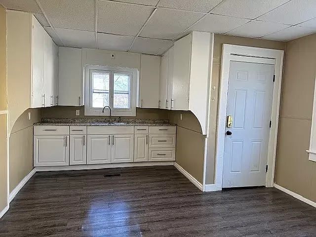 3 bed, 1200 sqft, $1,425 — Photo 4