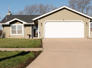 2431 SW Rother Rd, Topeka, KS 66614