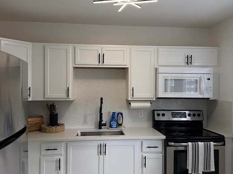 9052 Fountain Rd — Photo 1