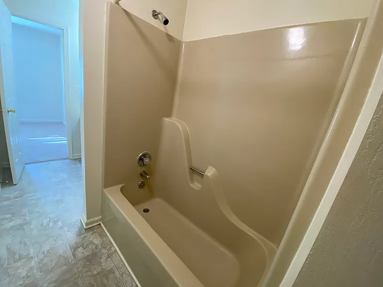 Beechwood Apartments — Photo 10