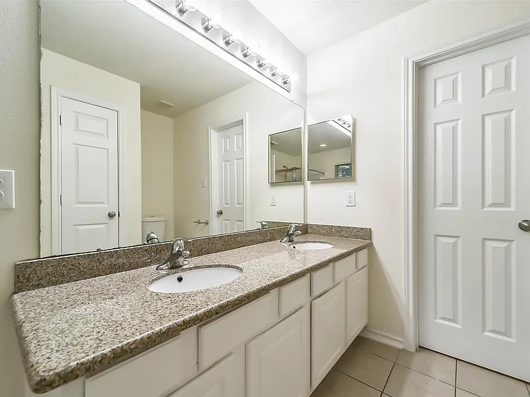 246 W Stedhill Loop — Photo 21
