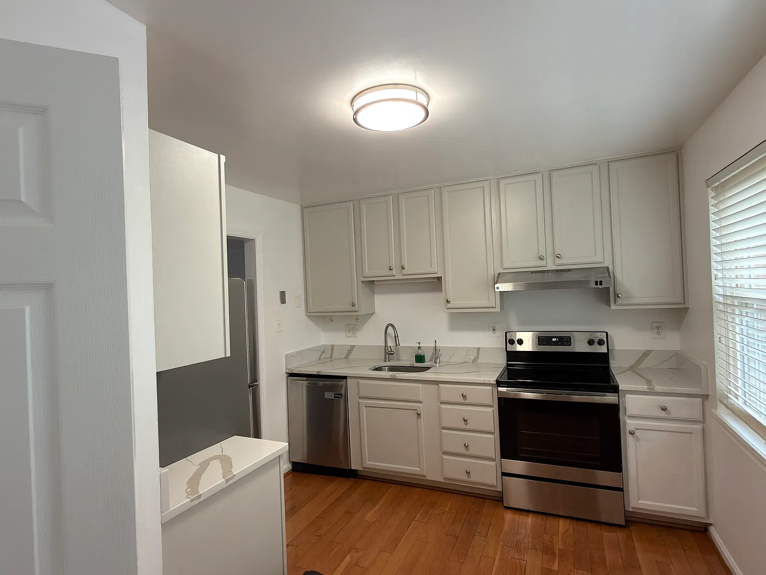 3 bed, 2000 sqft, $3,250 — Photo 1