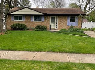 2813 Darien Dr, Lansing, MI 48912