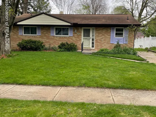 2813 Darien Dr, Lansing, MI 48912