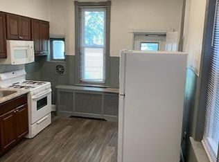 882 N 66th St, Philadelphia, PA 19151
