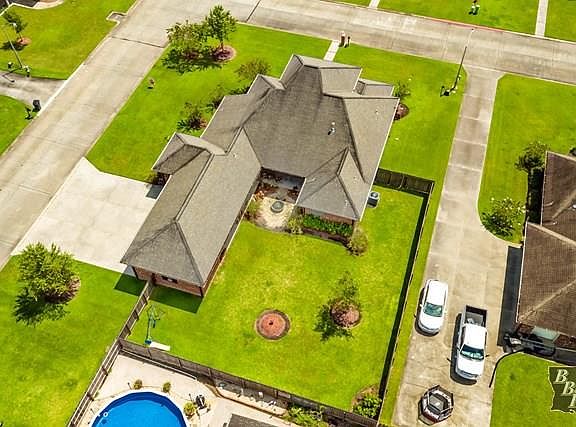 3rd image of 100 Cinclare Dr