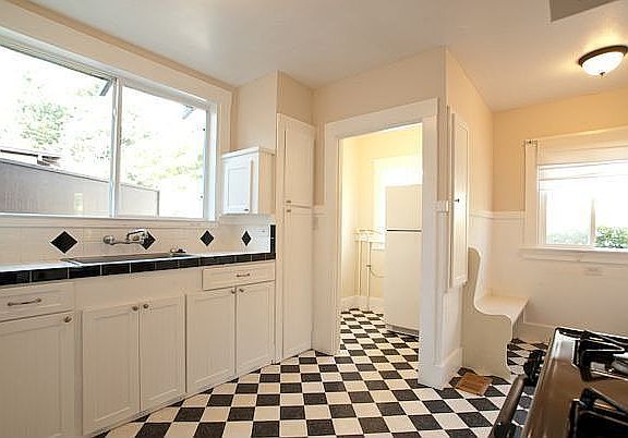 Light and Bright Kitchen