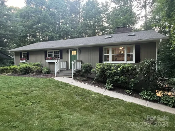 27 Turnberry Dr, Arden, NC 28704