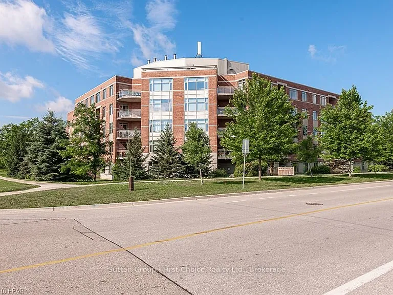 400 Romeo St N #207 — Photo 2