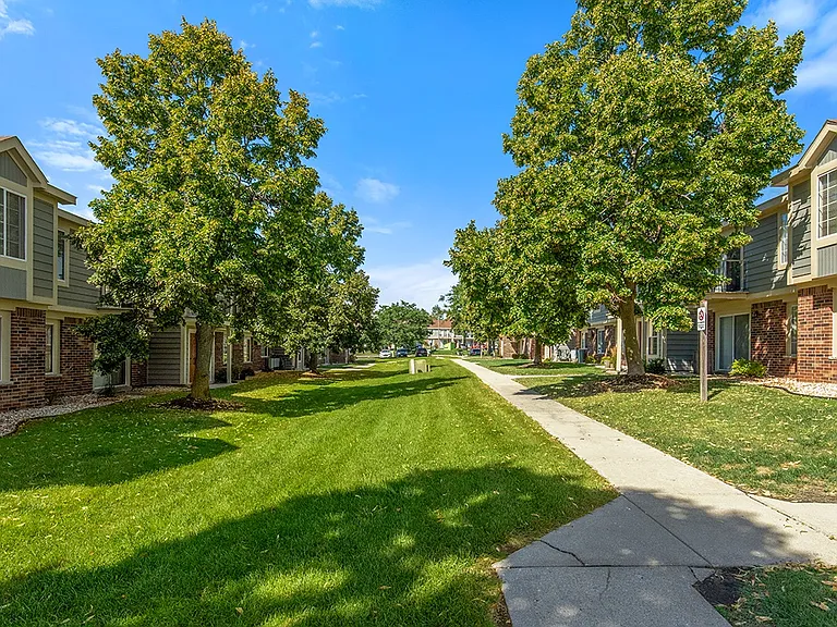 Wood Creek Apartments — Photo 48