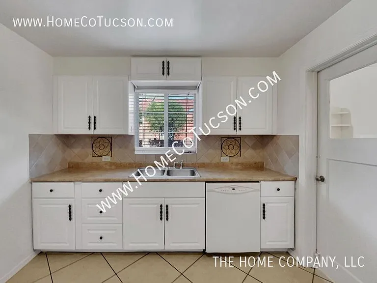 1507 E Blacklidge Dr — Photo 13