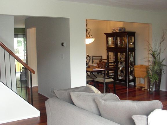 3rd image of 6 Essex Ln