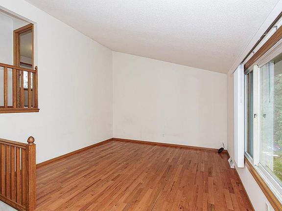 4th image of 811 Carla Ln