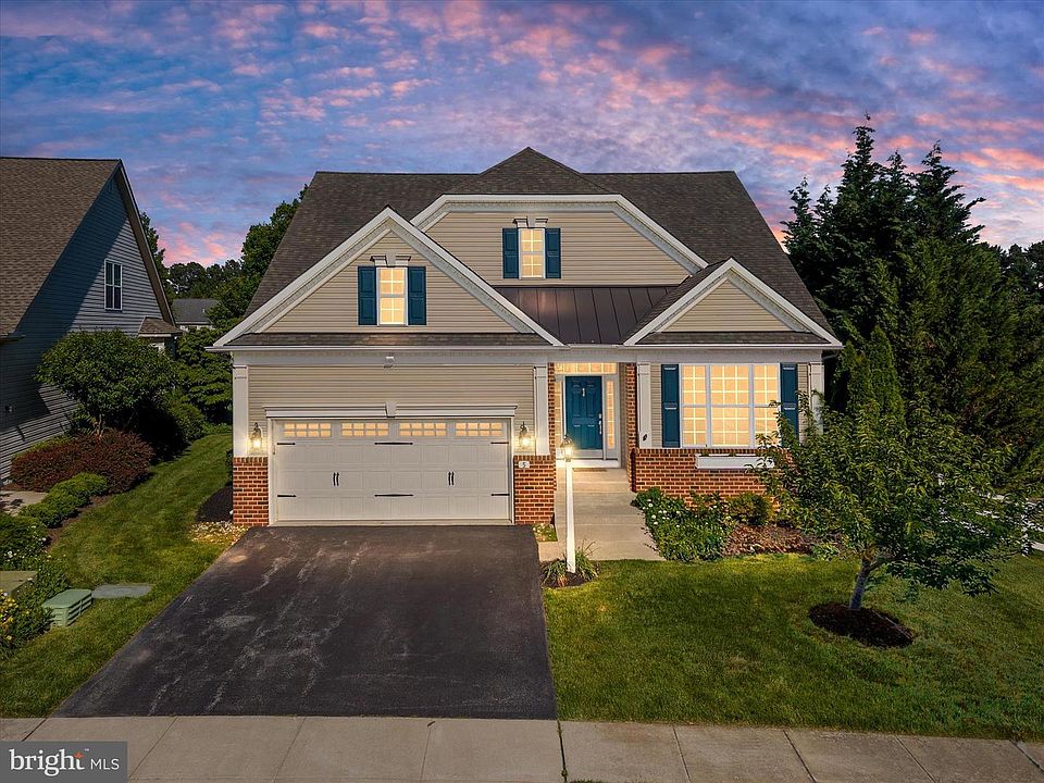 1st image of 5 Tremont Dr