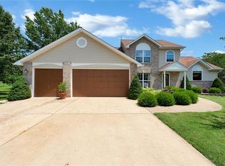 3427 Windsor Crossing Ct, Imperial, MO 63052