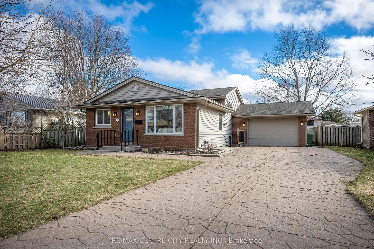 18 Highview Dr photo 1