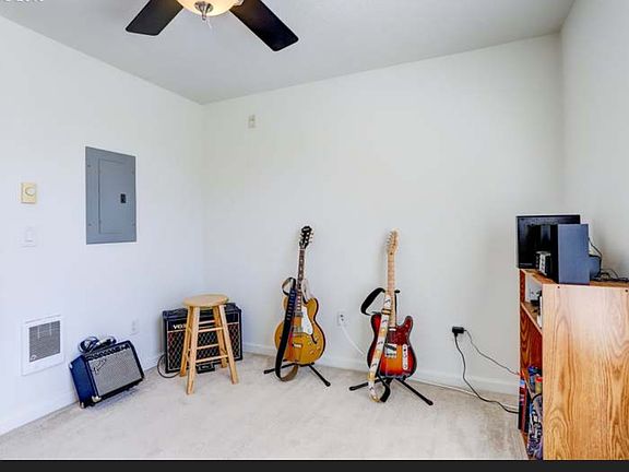 2nd image of 275 SE 162nd Ave #309