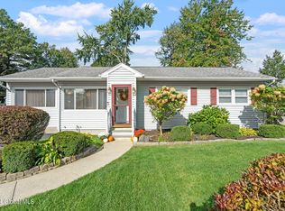 20 Stirrup Dr, Albany, NY 12205