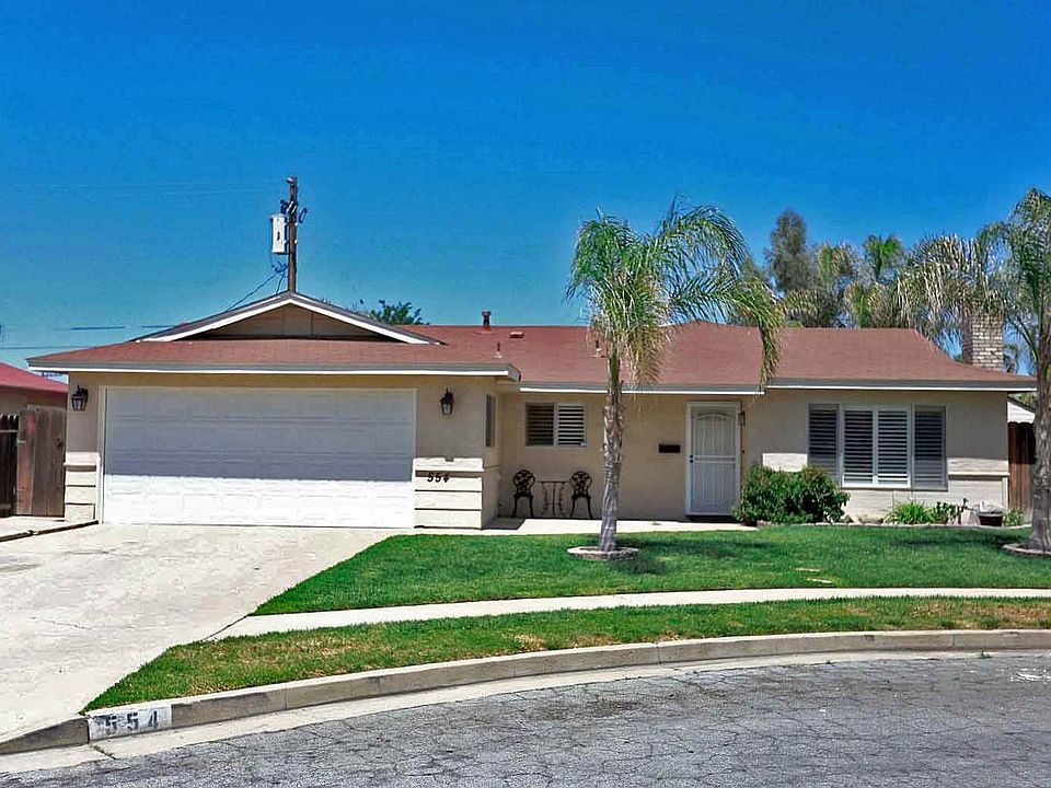 1st image of 554 E Magnolia Ave