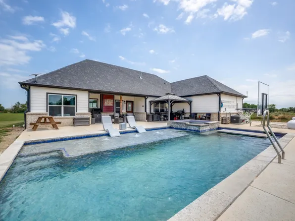 1144 Alamo Rd, Montague, TX 76251
