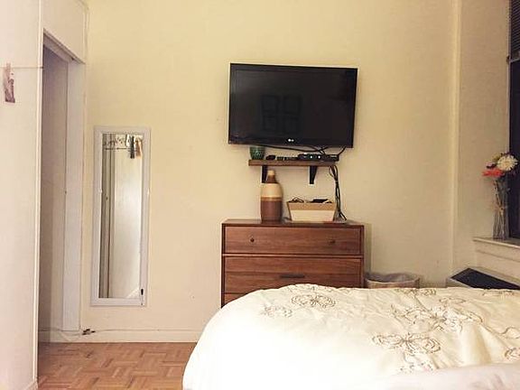 3rd image of 85 John St APT 10F