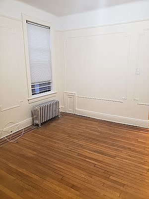 3rd image of 866 E 28th St #25