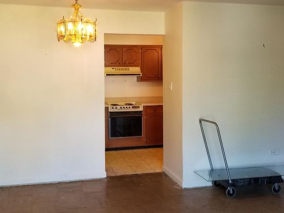 3rd image of 3913 Saratoga Ave #G-203