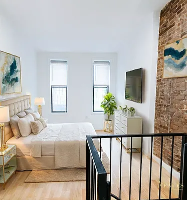 Rented by Avenues Real Estate | media 26