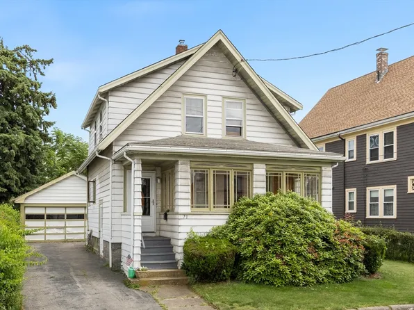 71 Hamden Cir, Quincy, MA 02170