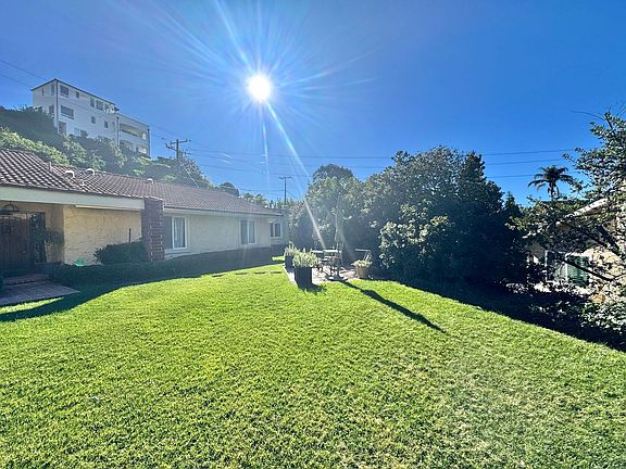 3rd image of 246 Grandridge Ct