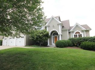 8712 N Oakland Ave, Kansas City, MO 64157