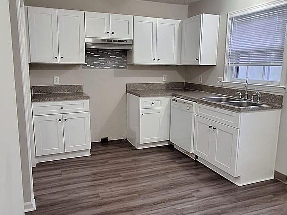 4th image of 722 Holder Dr