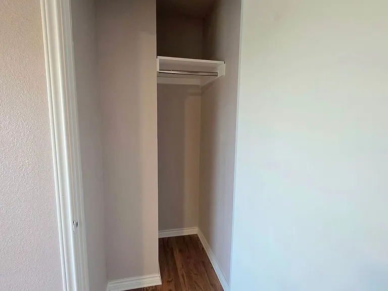 226 Antrim Dr — Photo 26