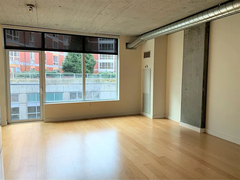 1926 W Burnside St #204 — Photo 3