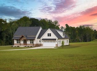 4211 Gracewood Farm Dr, Winston Salem, NC 27101