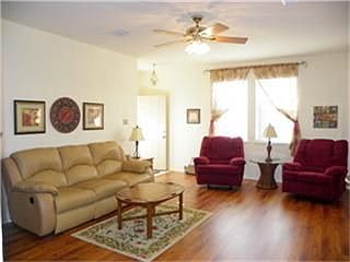 4th image of 1601 White Dove Ln