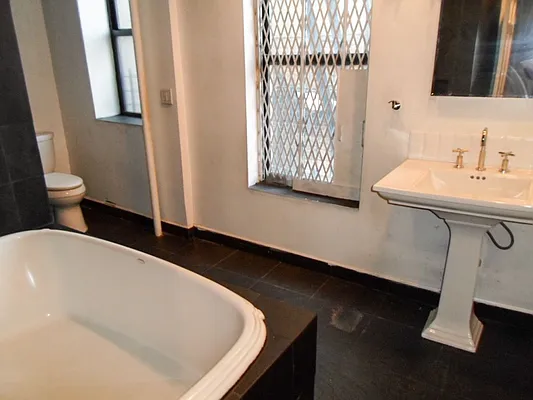 Sold by Manhattan Network Inc. | media 7
