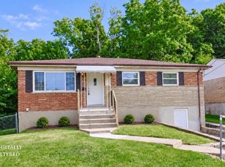 3065 Aquadale Ln, Cincinnati, OH 45211