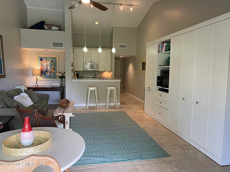 667 Summer Pl — Photo 14