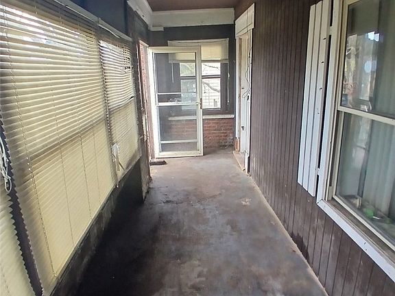 2nd image of 1829 Woodward Ave