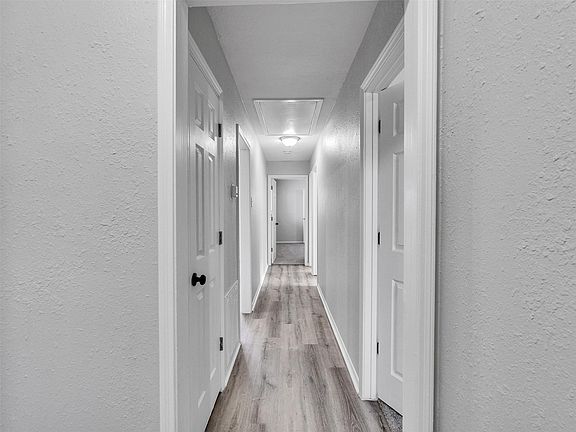 5th image of 2305 Peach Ln