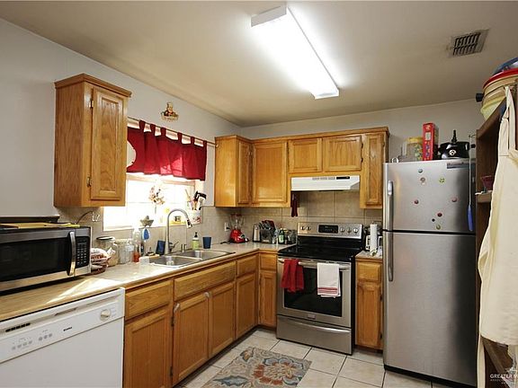 4th image of 1810 Wilcox Dr