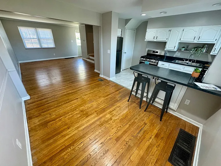 1139B Sells Ave — Photo 8