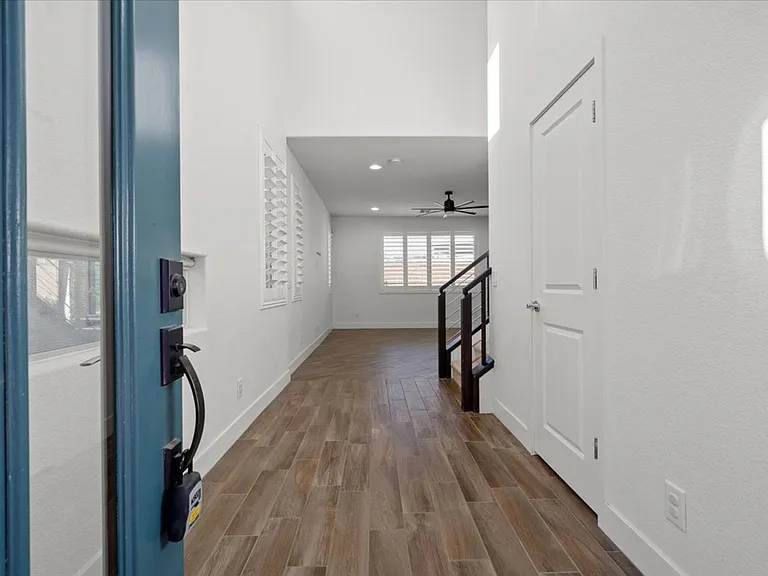 8931 Oreana Peak Ct — Photo 3