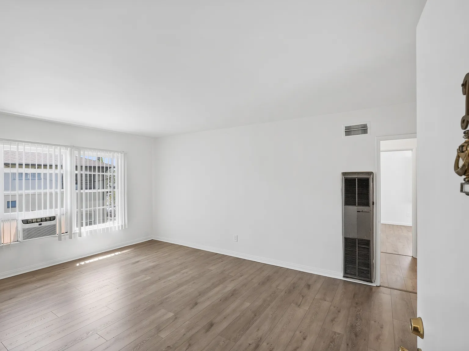 2 bed, 800 sqft, $2,195 — Photo 2