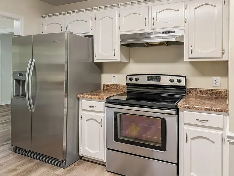 104 Carolina Ct — Photo 7