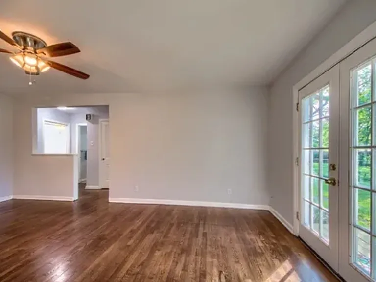 138 Norfolk Pl — Photo 14