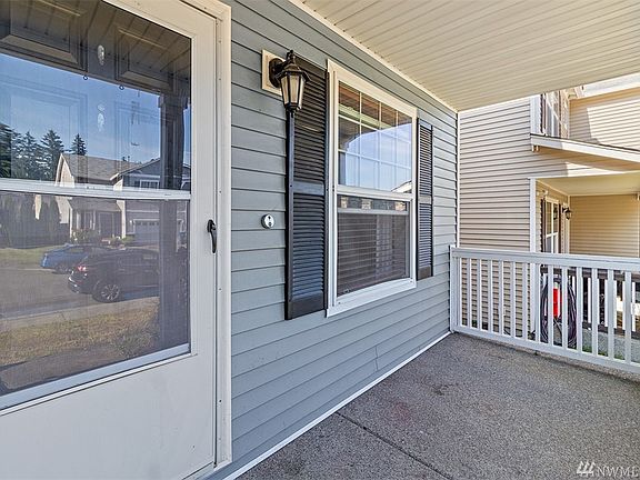 2nd image of 1526 203rd St E