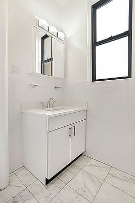 5th image of 166 W 72nd St APT 9D